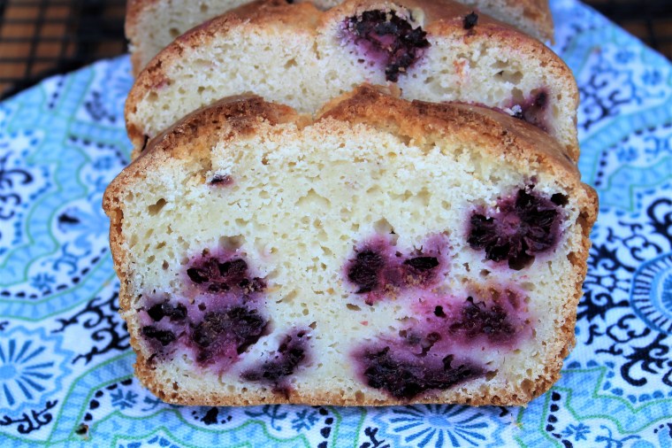 Everything that you love about pound cake now in this delicious Gluten Free Lemon Blackberry Pound Cake {Dairy Free}. Filled with chunks of fresh blackberries and lemon juice and zest, this is the perfect summer pick me up.